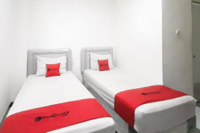 RedDoorz Syariah Near Transmart Mall Palembang